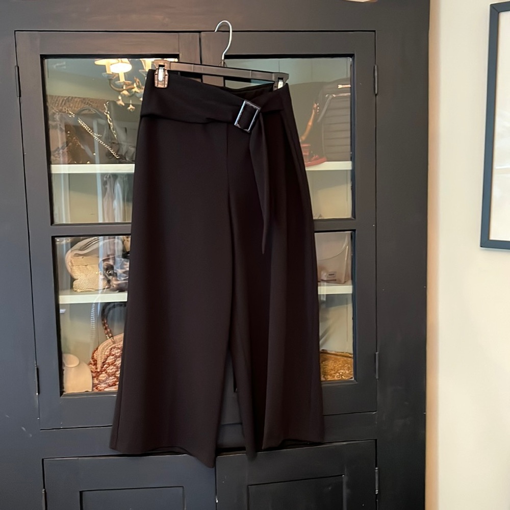 NWT Joseph Ribkoff capris.